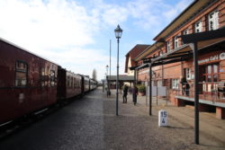 Historischer Zug der Molli im Bahnhof Kühlungsborn West. Foto: Marco Krings
